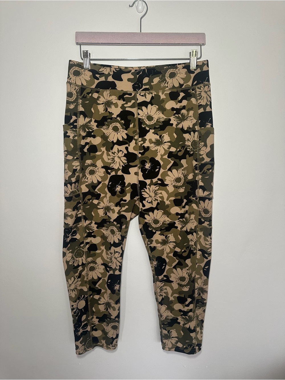 Pop Fit Floral Camo Capri Leggings with Pockets Size 2XL